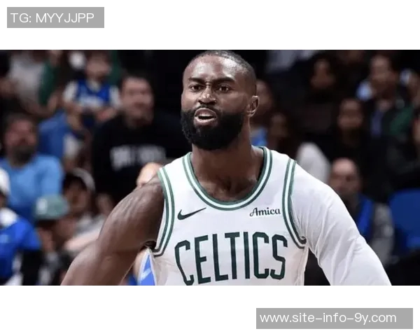 杰伦布朗半场表现低迷仅得6分3失误球队状态堪忧 杰伦布朗半场表现低迷仅得6分3失误球队状态堪忧