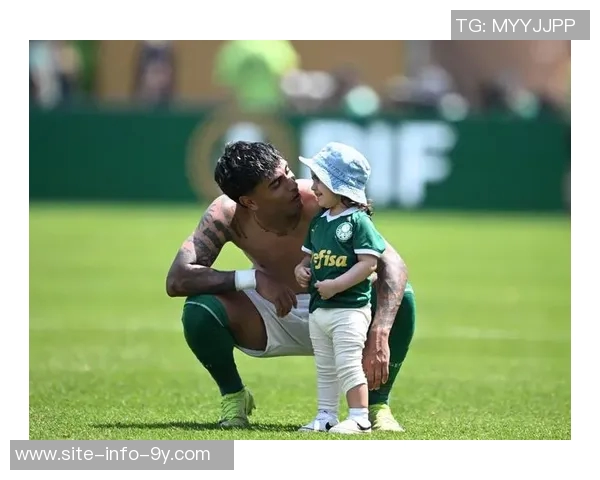 帕尔梅拉斯主帅高度评价21岁小将阿兰呼吁俱乐部给予涨薪待遇